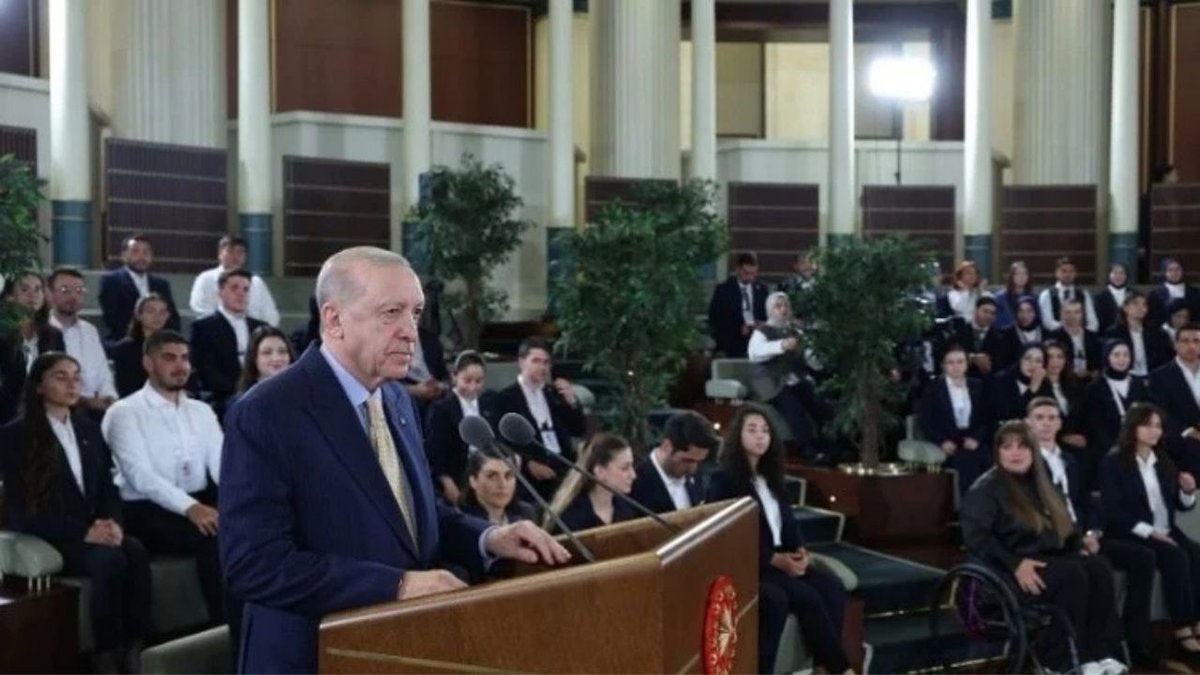 Cumhurbaşkanı Erdoğan: Milli Birliğimizi Güçlendireceğiz, Gençlerle Geleceğe Yürüyoruz