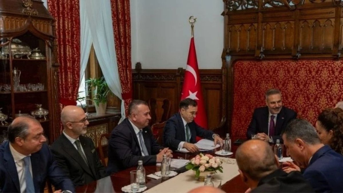 Hakan Fidan Moskova’da Türk iş dünyasıyla bir araya geldi