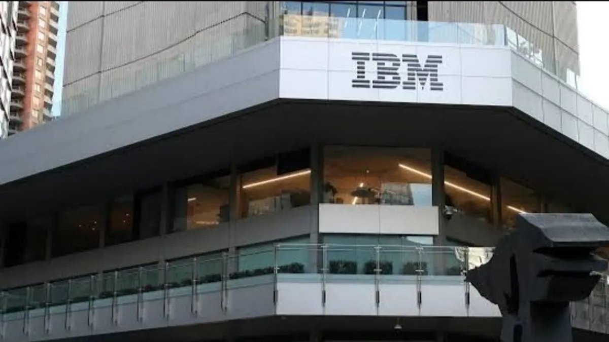 Yapay Zeka Baskısı IBM’i Sarstı Tarihi Değer Kaybıyla Gündemde