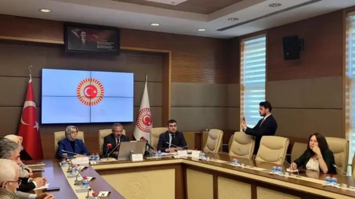 Öğrencilerden Okullarda Akıllı Telefon İçin Yasak Talebi