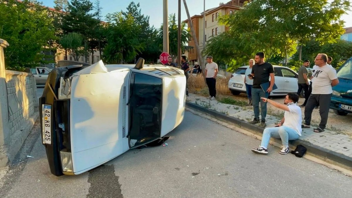 Karaman’da Kontrolden Çıkan Otomobil Devrildi: Sürücü Kazayı Yaralanmadan Atlattı
