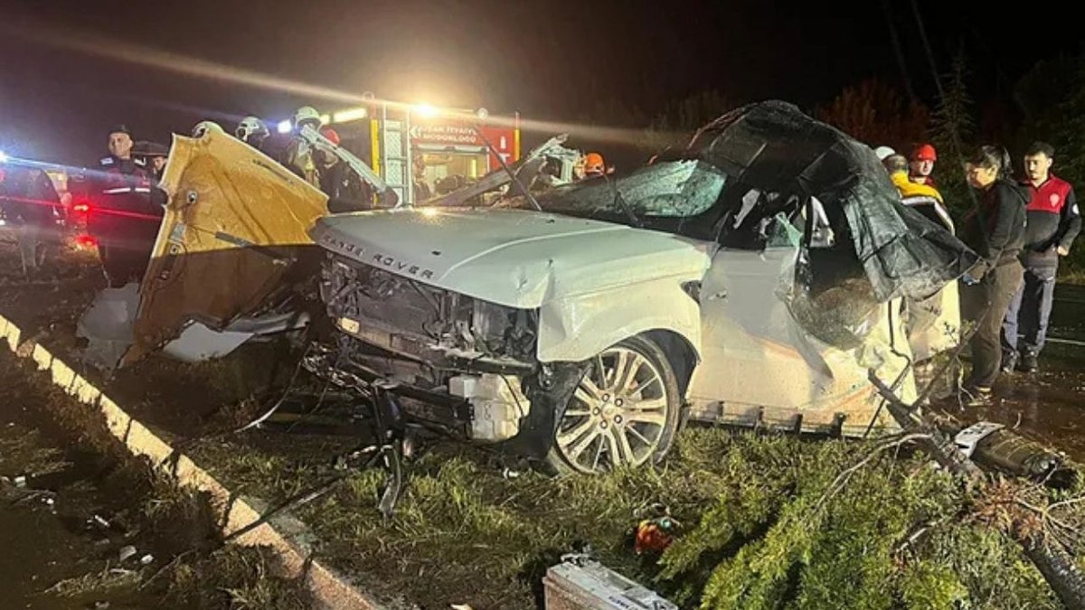 Uşak'ta Zincirleme Trafik Kazası: 4 Kişilik Aile Hayatını Kaybetti!