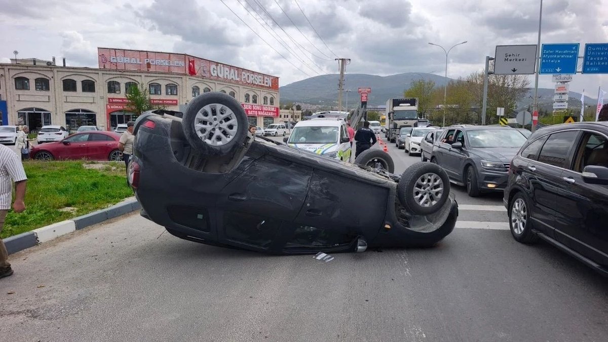Kütahya’da Zincirleme Trafik Kazası: 2 Çocuk Yaralandı