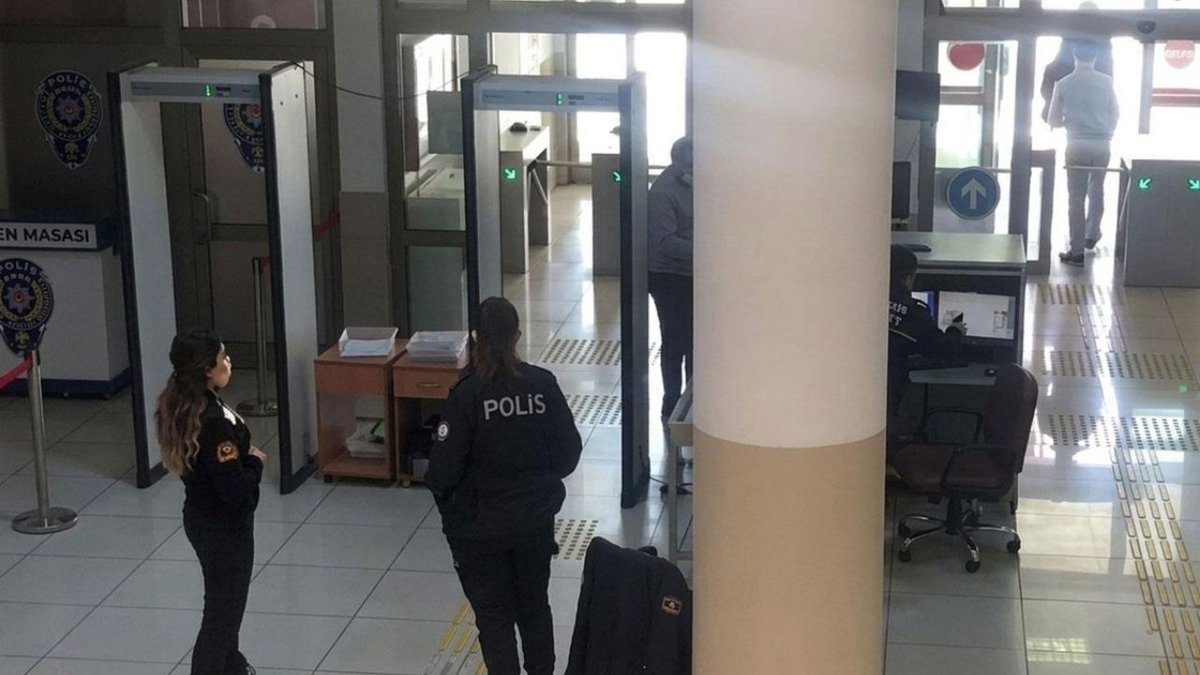 İstanbul Adliyesi’ne Uyuşturucuyla Girmeye Çalışan Şüpheli Yakalandı