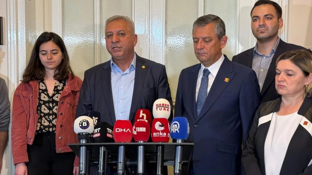 Meclis’te Siyasi Dayanışma Zirvesi! Seyit Aslan’dan Özgür Özel’e Destek Mesajı