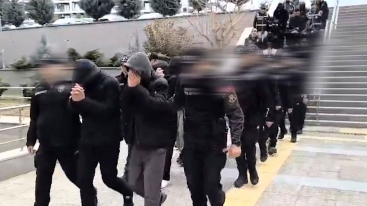Van merkezli “Narkokapan” operasyonu: 98 tutuklu şüphelinin 664 suç kaydı çıktı
