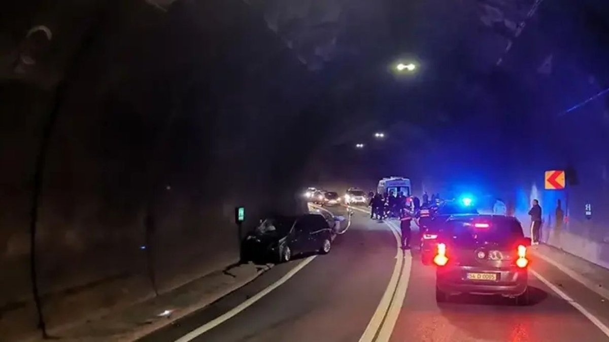 Artvin’de Tünelde Feci Kaza: Otomobil ile Motosiklet Çarpıştı, 1 Ölü 2 Yaralı