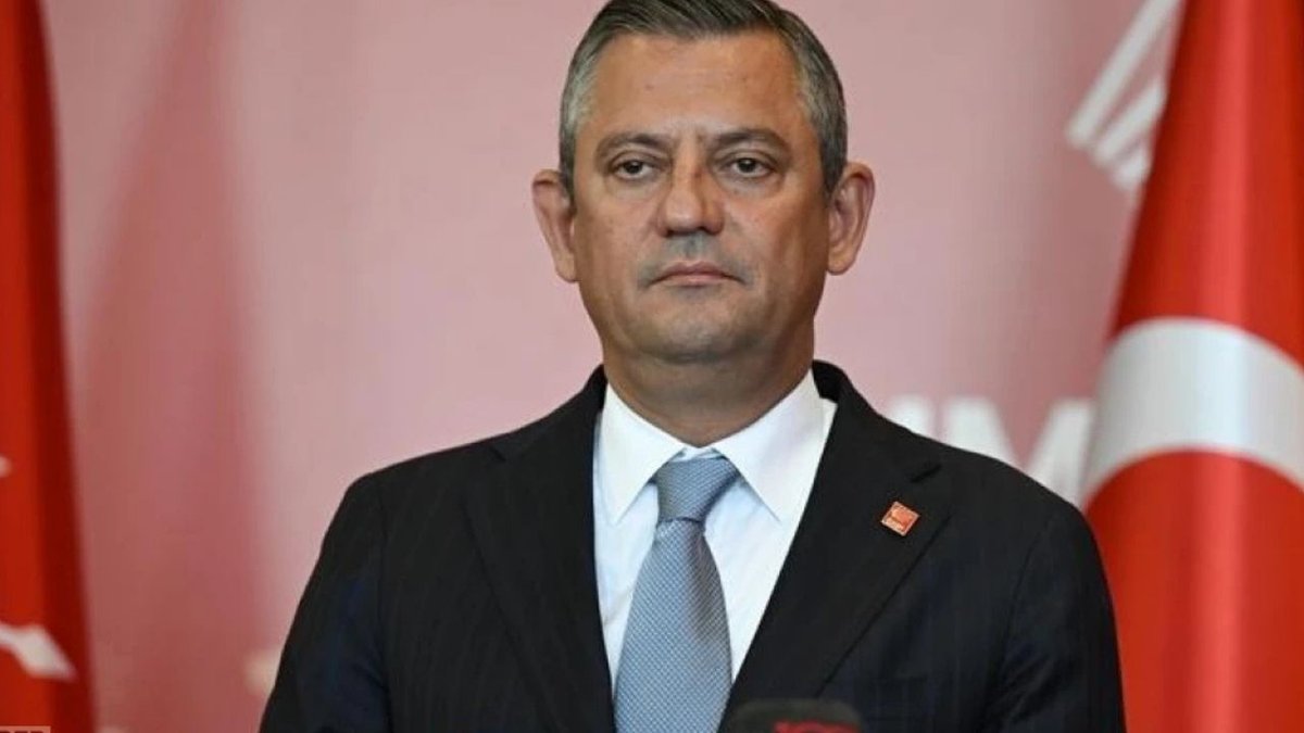 Özel’in Ekibi CHP Parti Meclisi’nden Toplu İstifa Etti: Olağanüstü Kurultay Gündemde