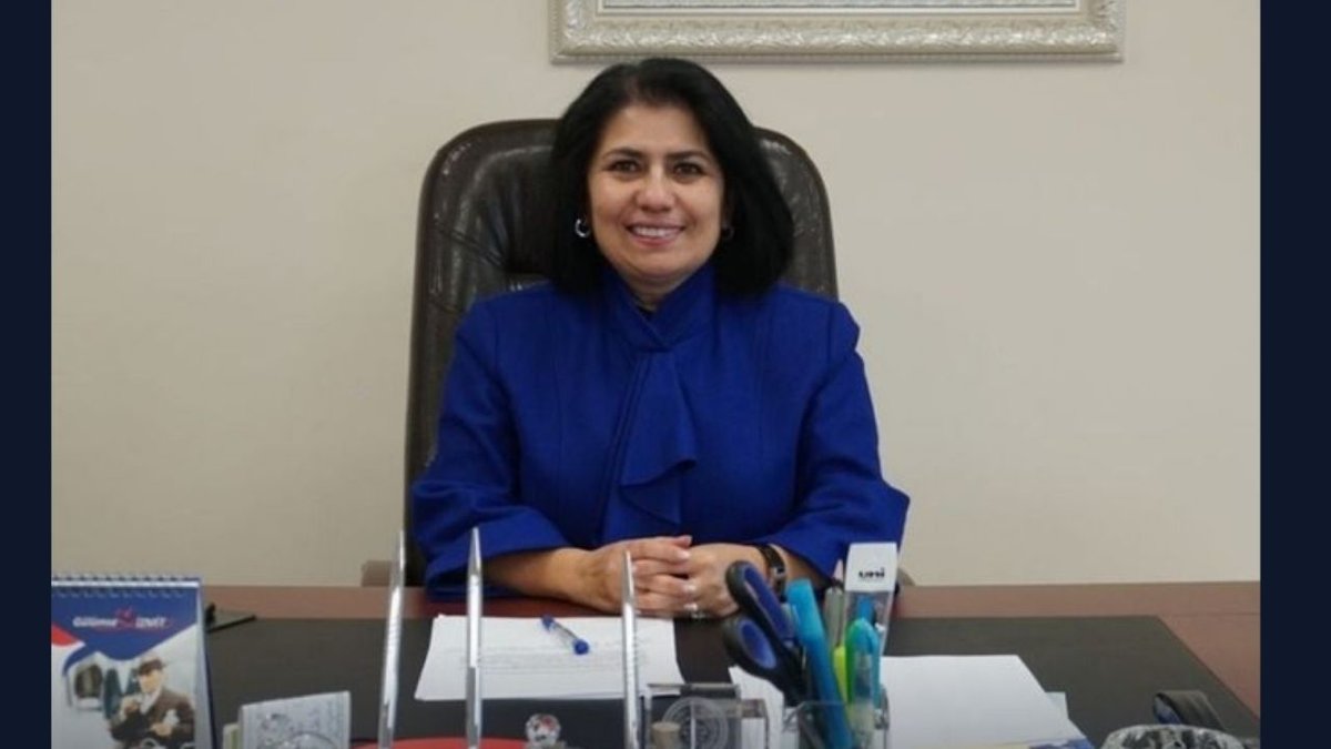 İzmit Belediyesinde Dikkat Çeken Değişim Başkan Yardımcısı Görevden Alındı