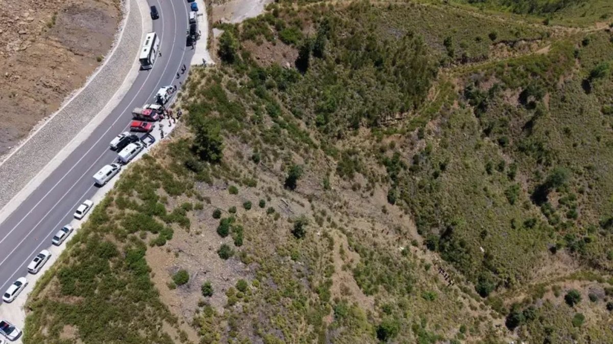 Antalya’da Feci Kaza Aileleri Yıktı Uçuruma Yuvarlanan Araçta 5 Kişi Hayatını Kaybetti