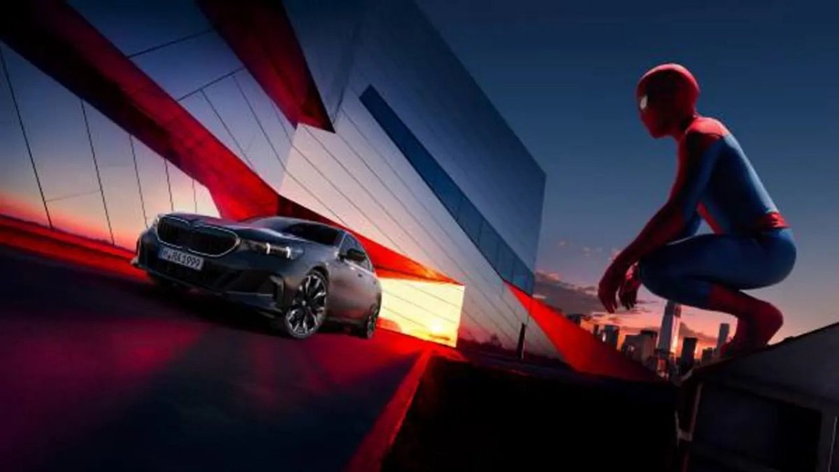 BMW'nin araç içi reklam hamlesi tepki çekti: Sürücülerden "otomobilimiz reklam panosu değil" tepkisi